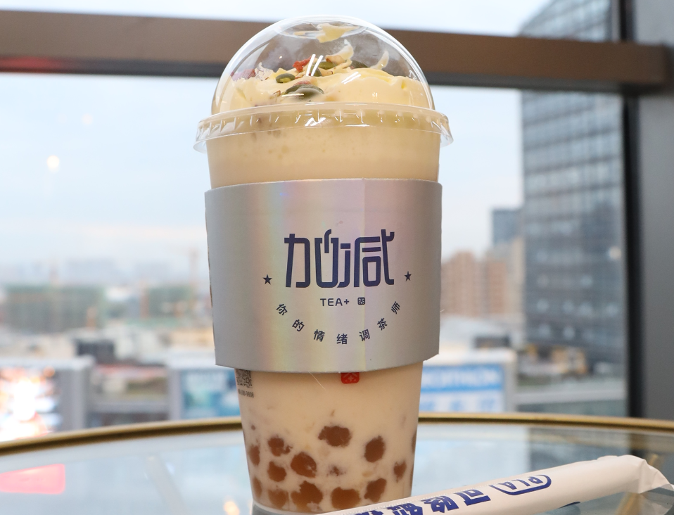 y80000永利棋牌茶饮：新茶饮赛道内卷严重，创新才是出路